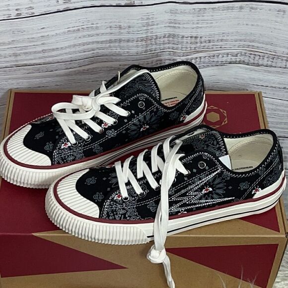 MOAConcept X Looney Tunes Sneakers adult Size 6.5 Lace up Master collection New - Picture 2 of 14